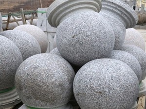 road lanscaping ball stopping stone